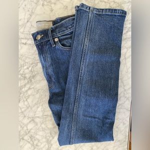 Everlane The Original Cheeky Jean (Cropped) in Size 23